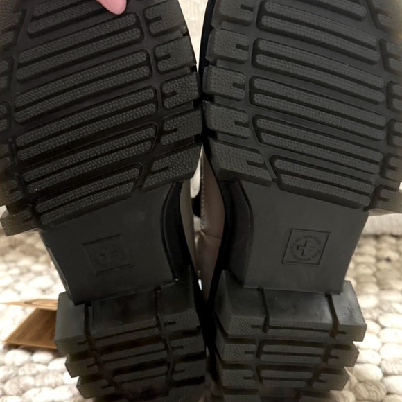 BRAND NEW ✨ Dr. Martens Platform Chelsea Boots - Picture 4 of 7